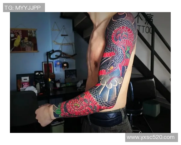 足球明星独特蛇纹身图案解析与设计灵感分享